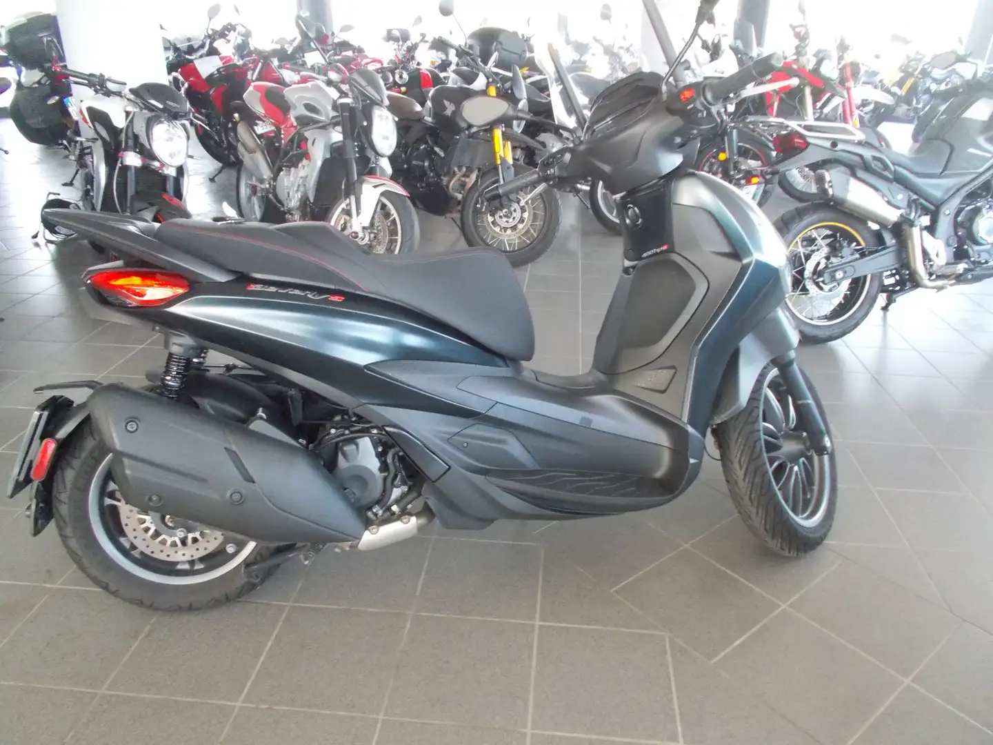 Piaggio Beverly 400 sport Nero - 1