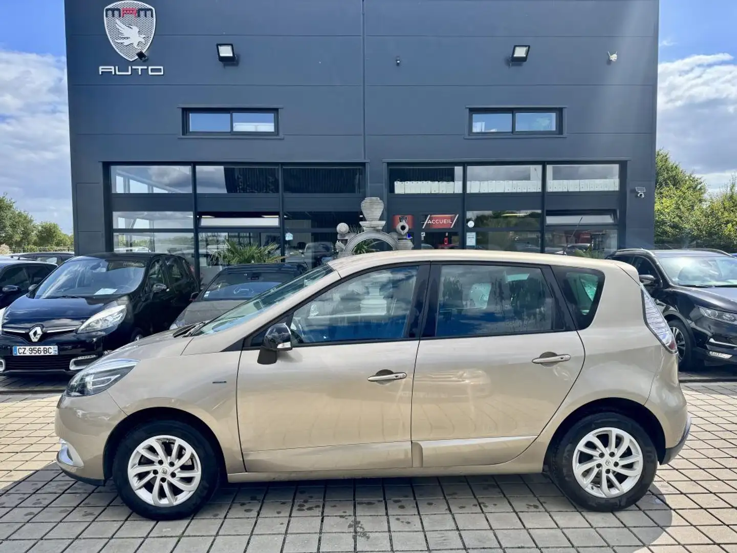 Renault Megane SCENIC 1.2 TCe 115ch Energy Zen Euro6 2015 Beige - 1