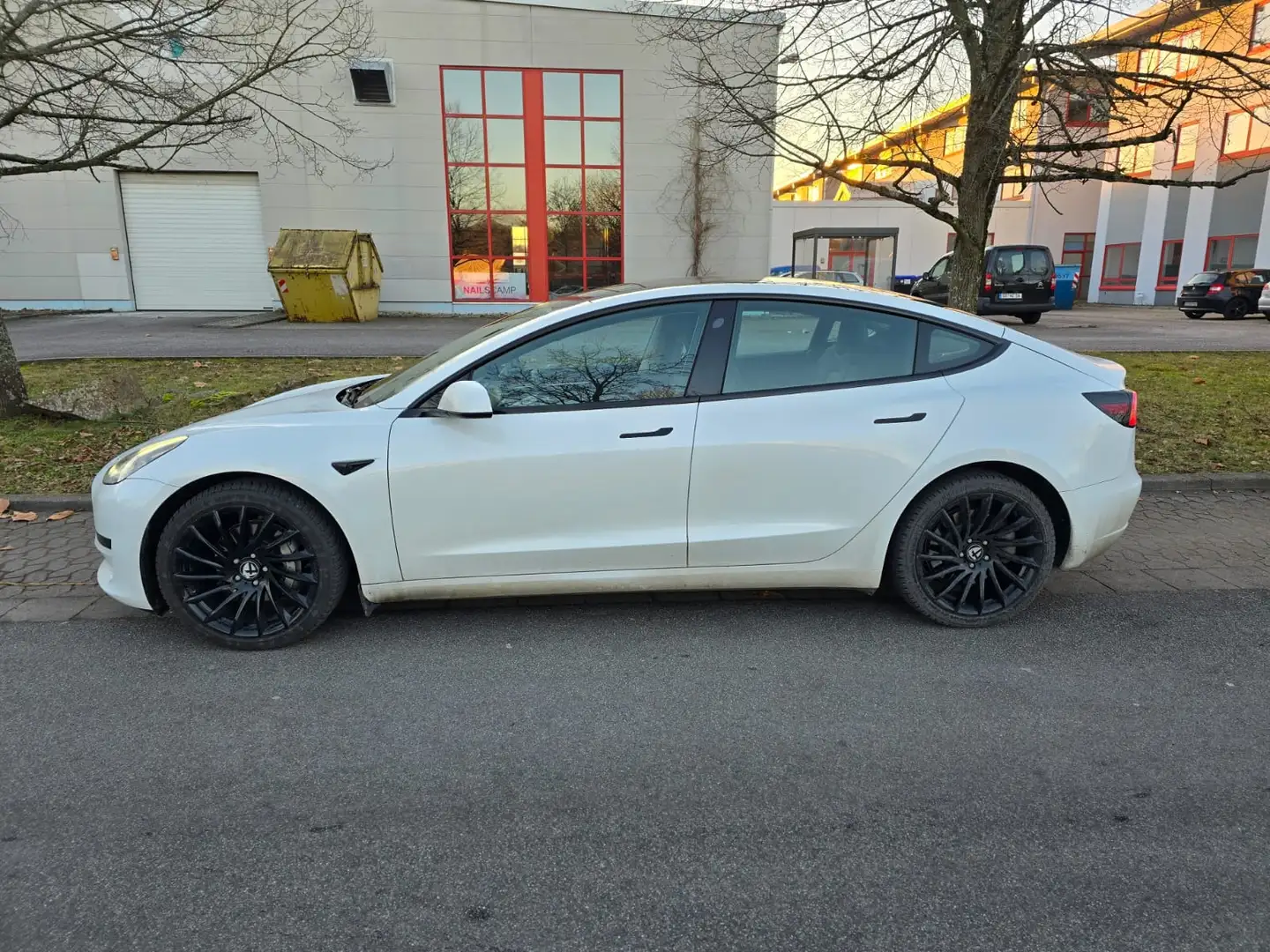 Tesla Model 3 Model 3 Standard Reichweite Plus Hinterradantrieb - 2