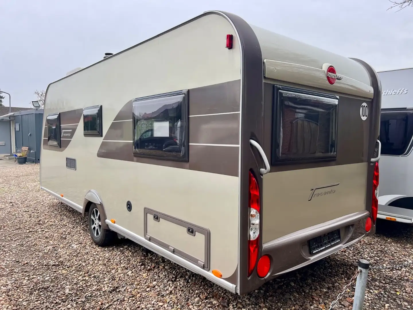 Bürstner 465 TS Trecento Vorzelt Festbett Mover Dusche Braun - 2