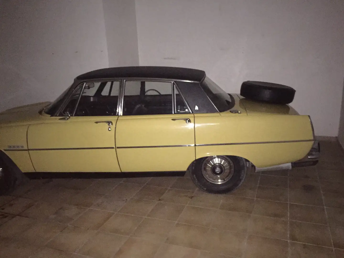 Rover 3.5 V8 aut Gelb - 1