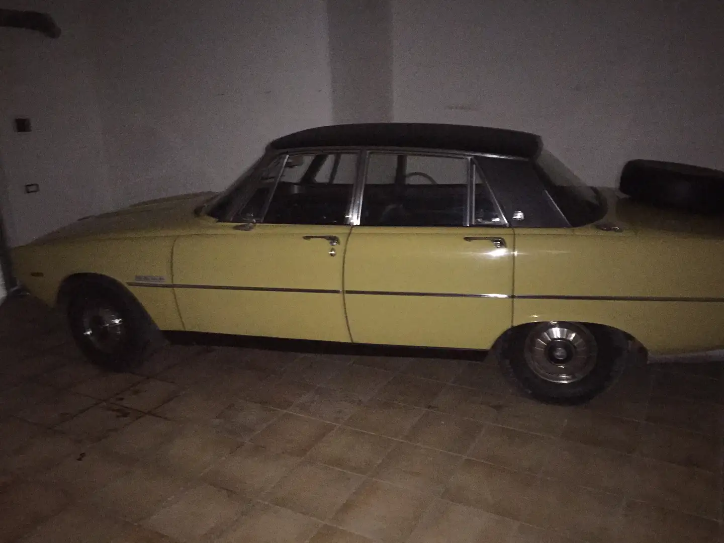 Rover 3.5 V8 aut Gelb - 2