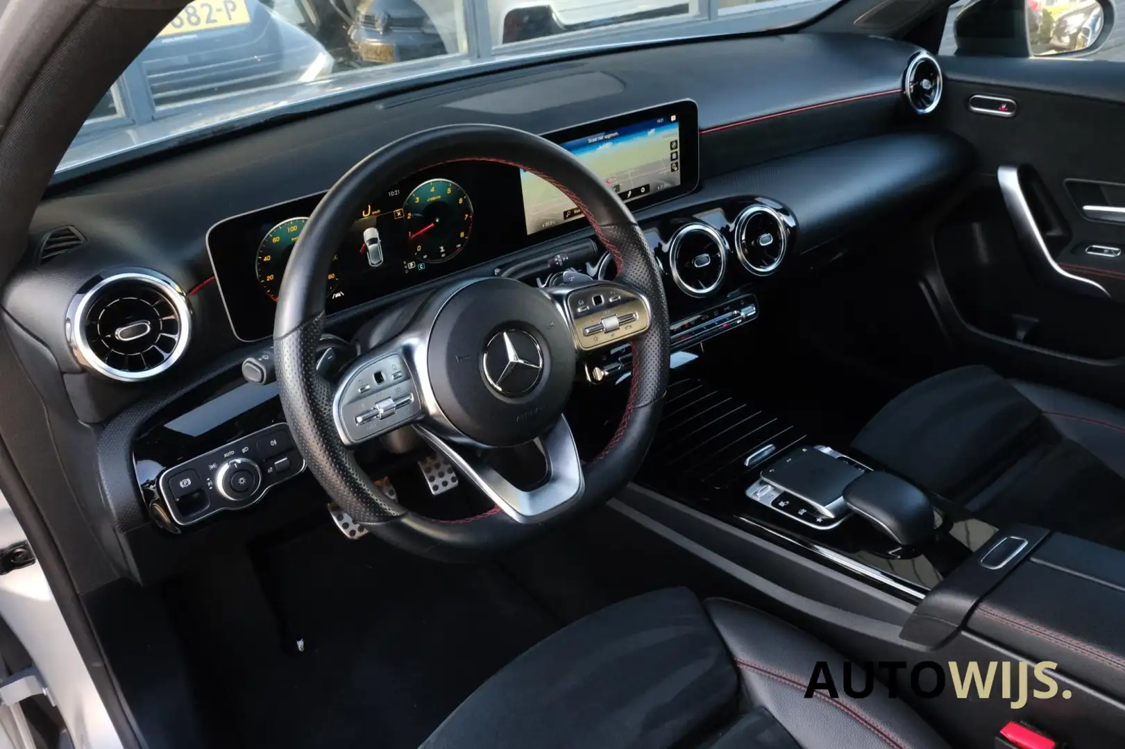 Mercedes-Benz A 180 Business Solution AMG|NL AUTO|LED|Widescreen|68DKM Grijs - 2
