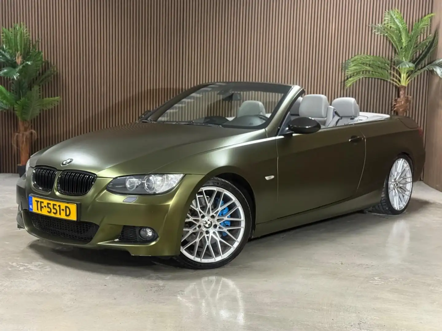 BMW 335 3-serie Cabrio 335i High Executive Groen - 1
