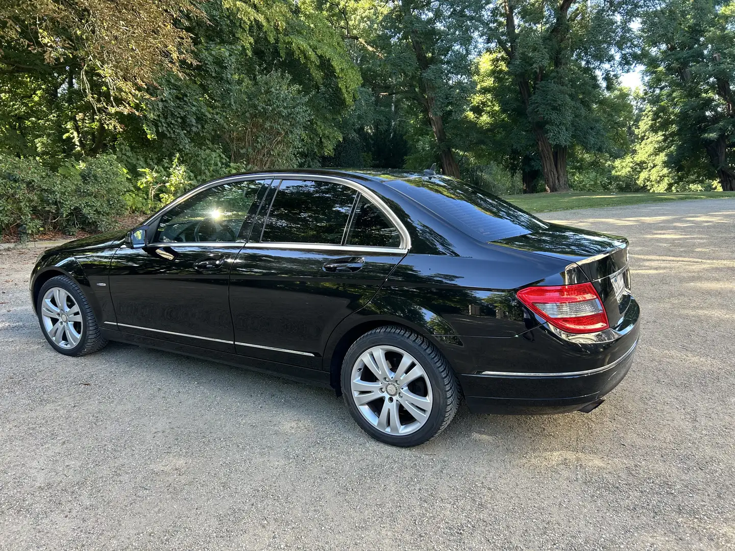 Mercedes-Benz C 180 Kompressor BlueEFFICIENCY Schwarz - 2