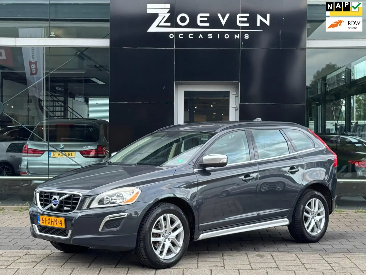 Volvo XC60 2.0 T5 R-Design Gris - 1