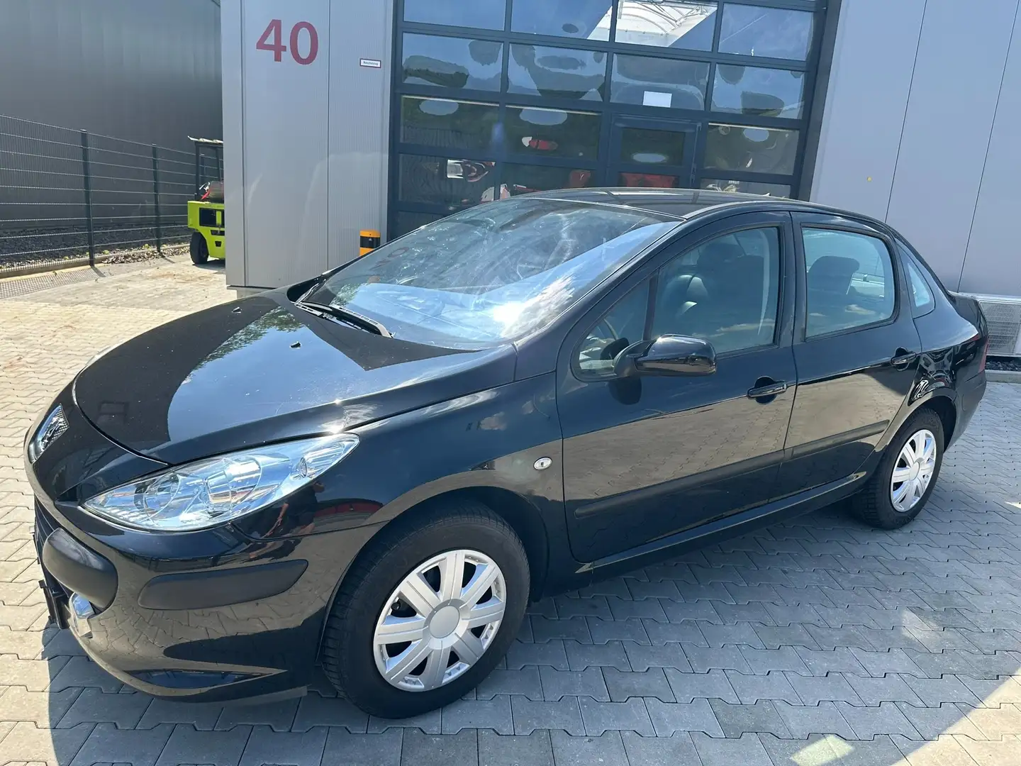 Peugeot 307 140 Automatik Tendance LPG OHNE TÜV Schwarz - 2