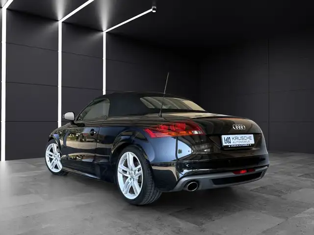Audi TT view 4