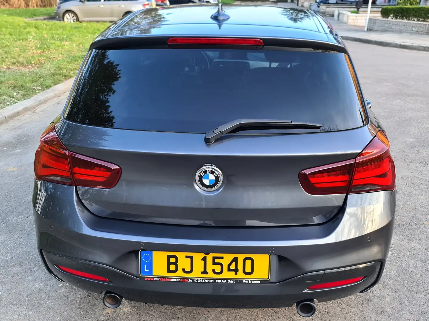 BMW 140 m140i xDrive siva - 2