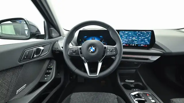 BMW 1 Series view 5