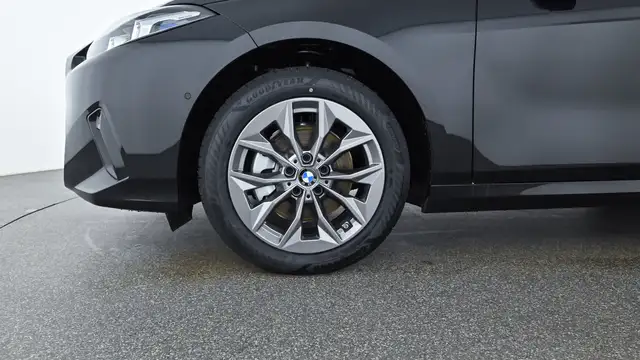 BMW 1 Series view 11