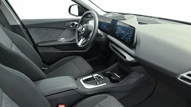 BMW 1 Series view 10