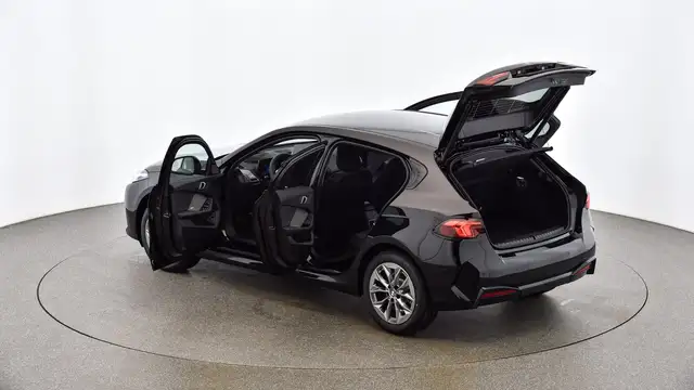 BMW 1 Series view 4