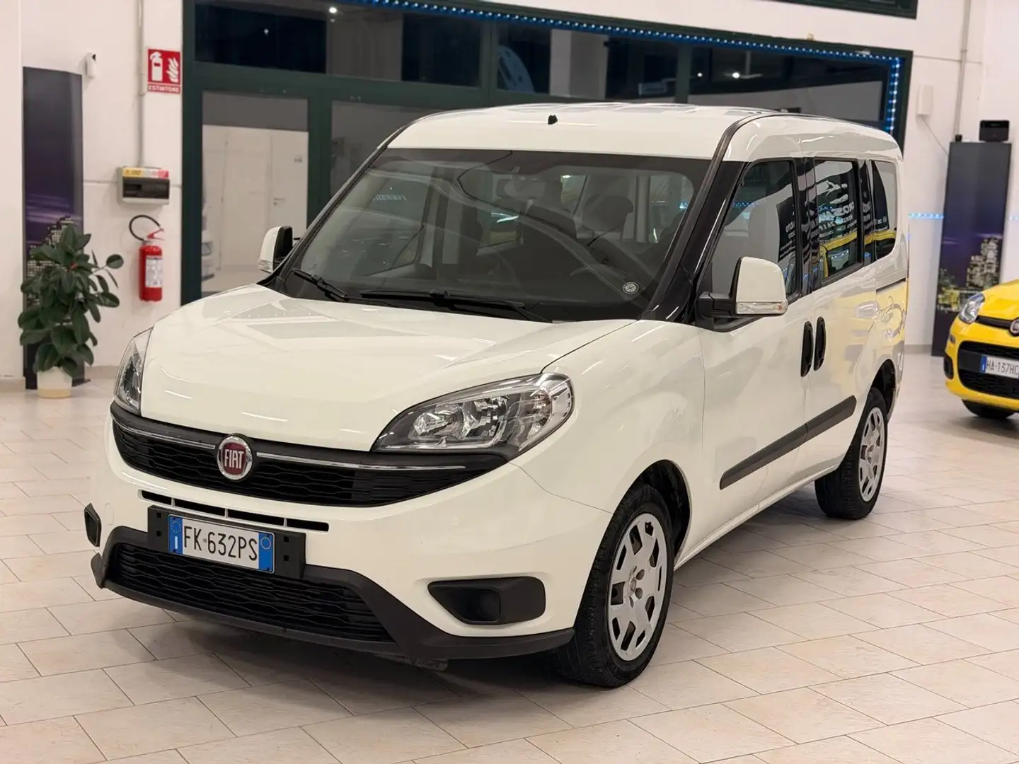 Fiat Doblo Doblo II 2015 1.6 mjt 16v Lounge 95cv Bianco - 2