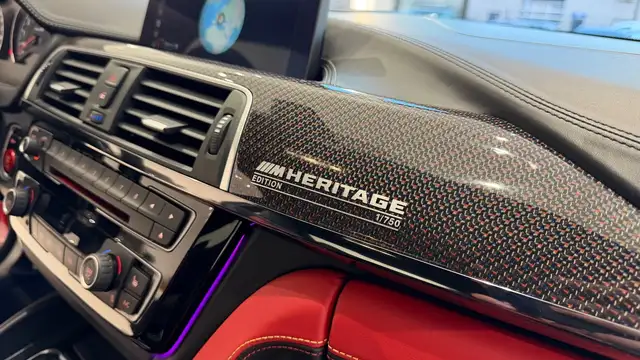 BMW M4 Competition Aut. HERITAGE Edition 1 von 750 Ansicht 34