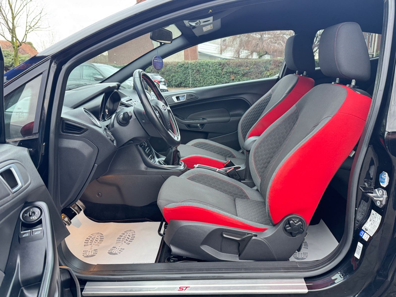 Ford Fiesta ST-Line*KLIMAAUTOMATIK*SHZ*ALU*PDC* — photo 13