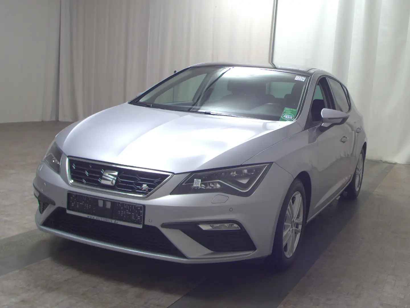 SEAT Leon 1.5 TSI FR-Line Navi LED Panorama AHK Silber - 2