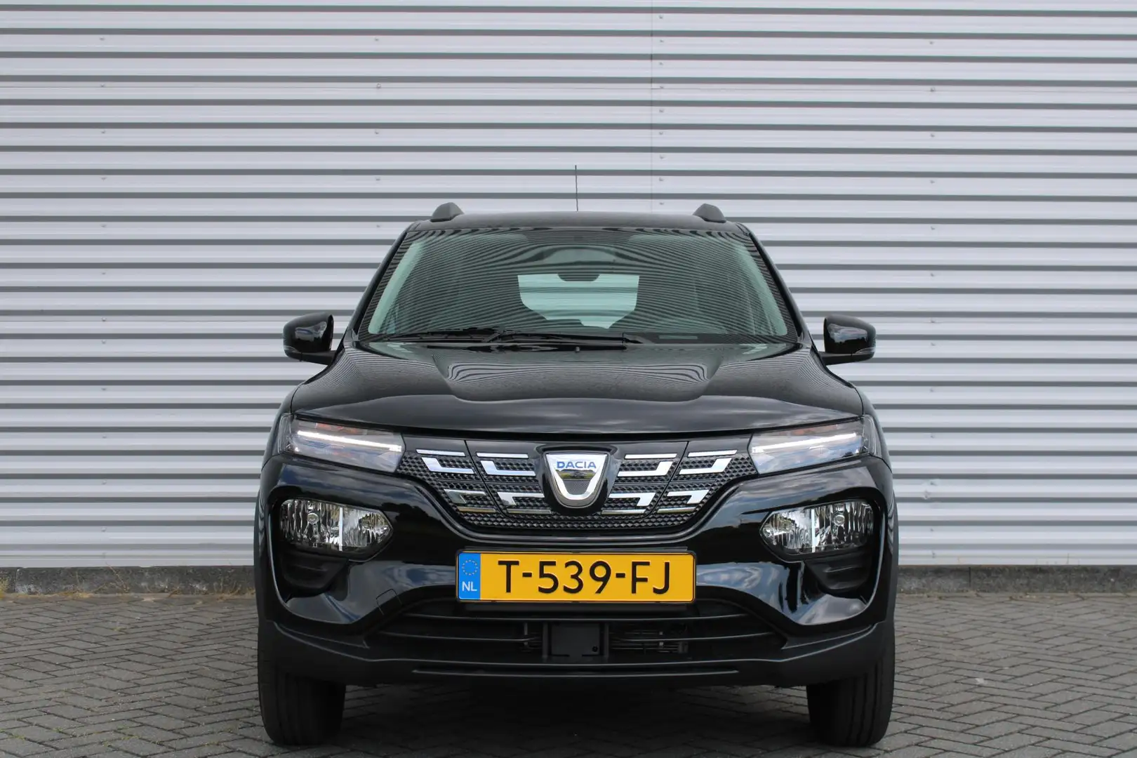 Dacia Spring Essential | Airco | 14" design velgen | Bluetooth Zwart - 2