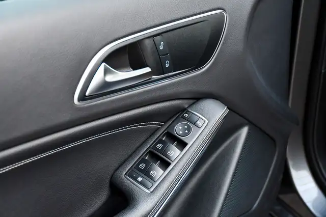 Mercedes-Benz A view 7