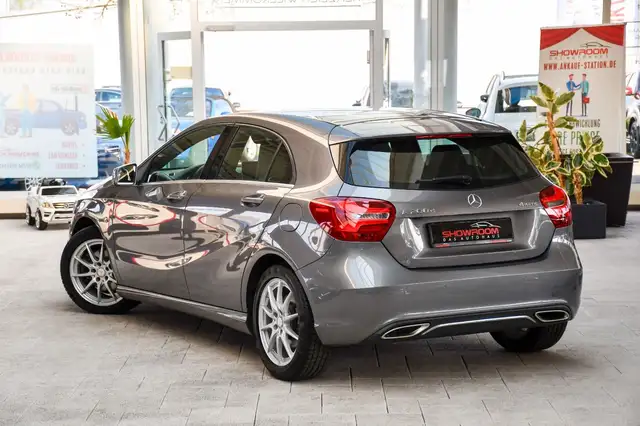 Mercedes-Benz A view 3