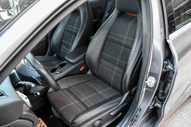 Mercedes-Benz A view 9