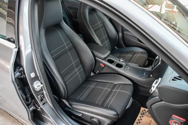 Mercedes-Benz A view 11