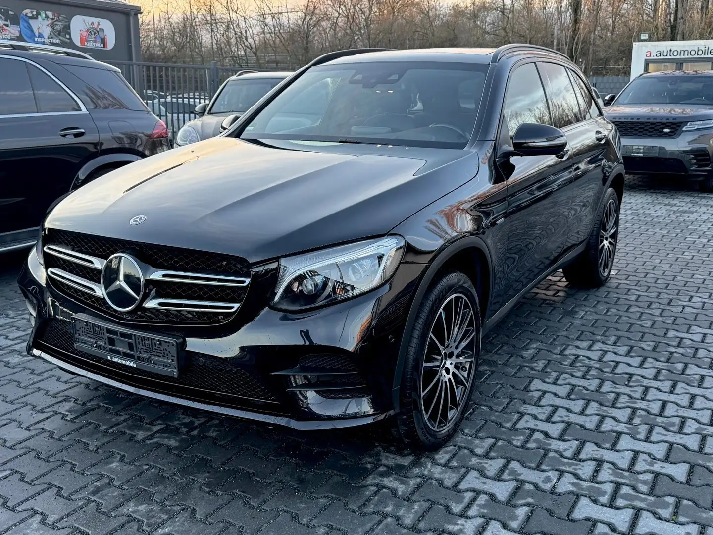 Mercedes-Benz GLC 350 e 4Matic AMG PANO HUD NIGHT BURMESTER 20" Schwarz - 1