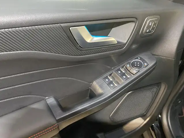 Ford Kuga view 4
