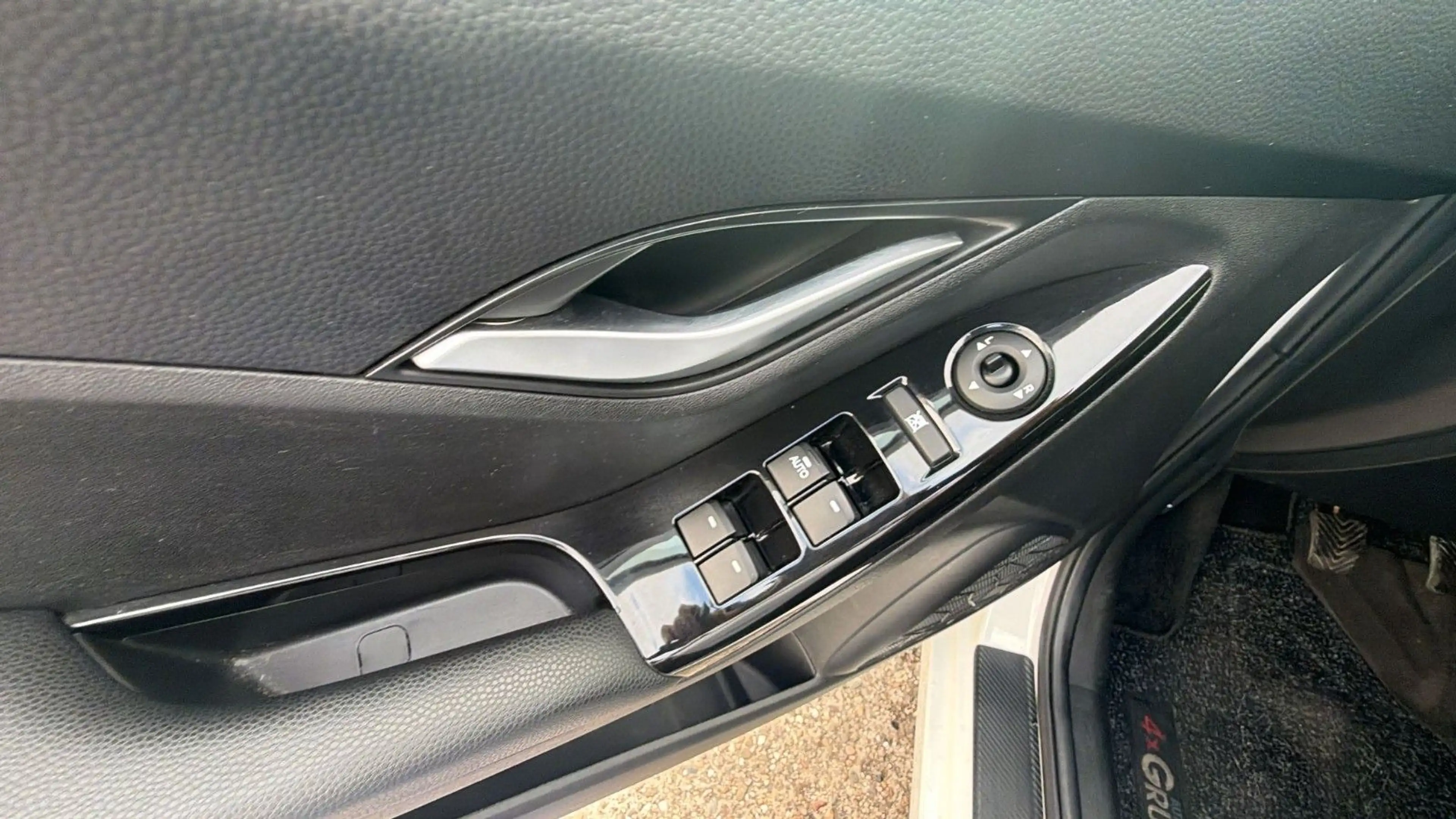 Hyundai iX20 blue Trend — photo 9