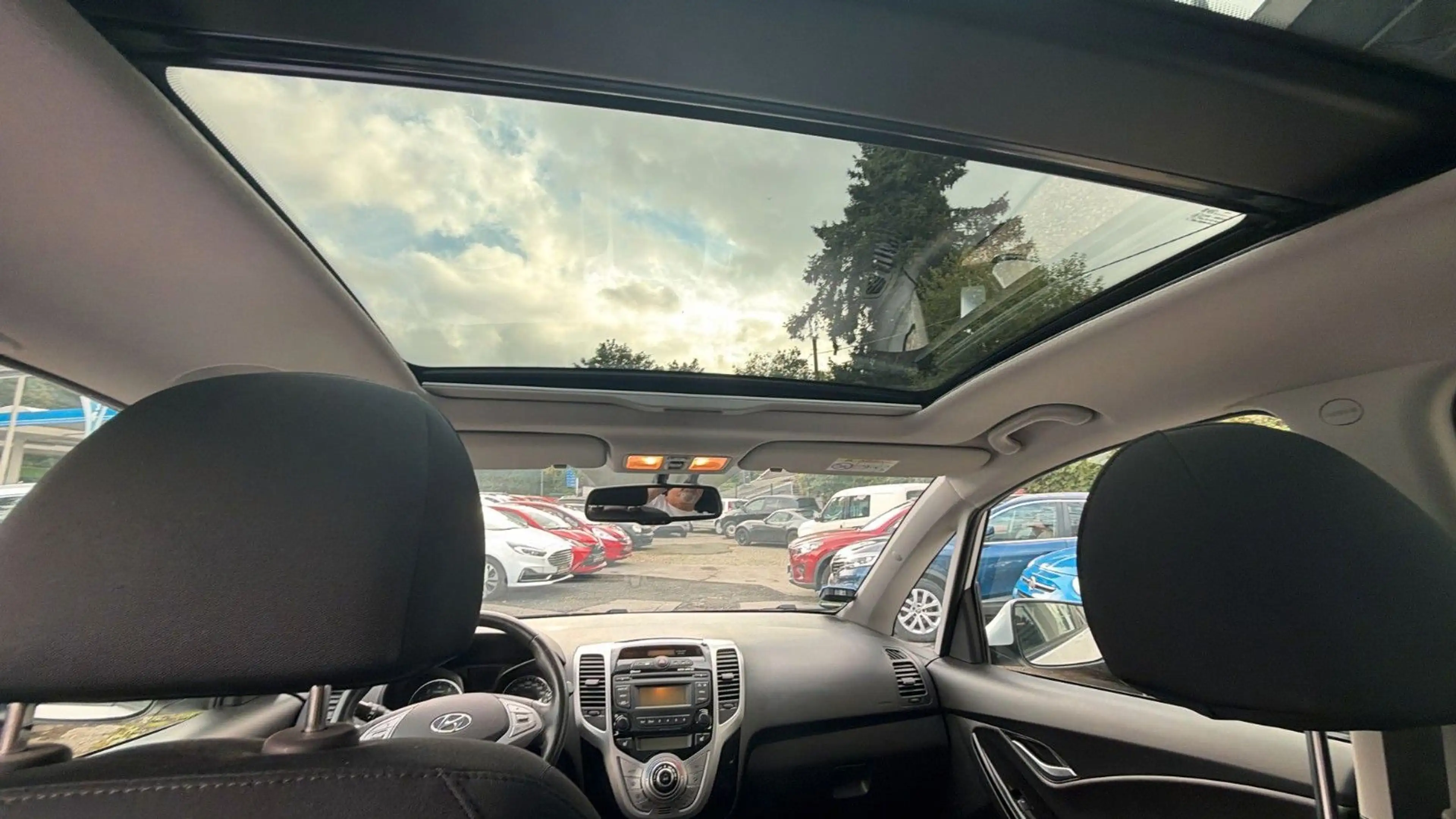 Hyundai iX20 blue Trend — photo 15