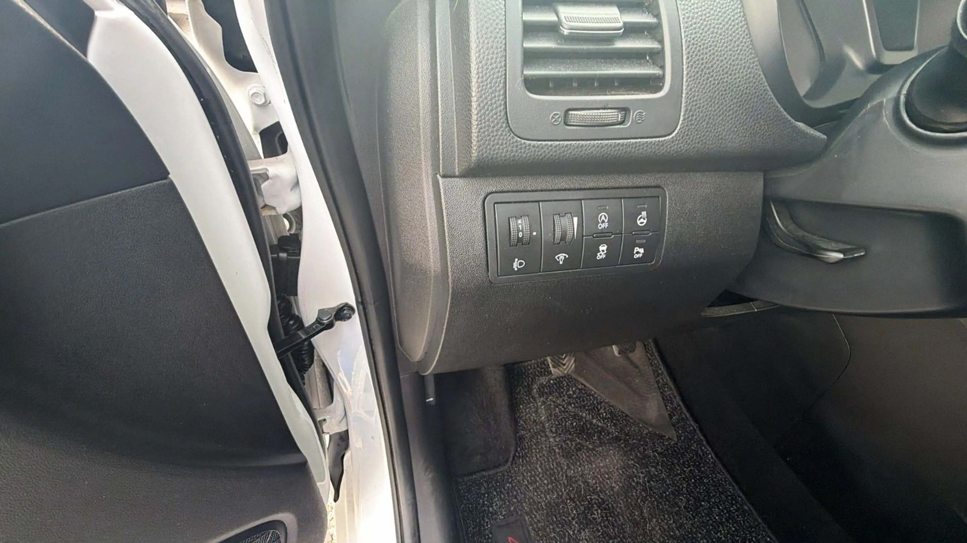 Hyundai iX20 blue Trend — photo 12