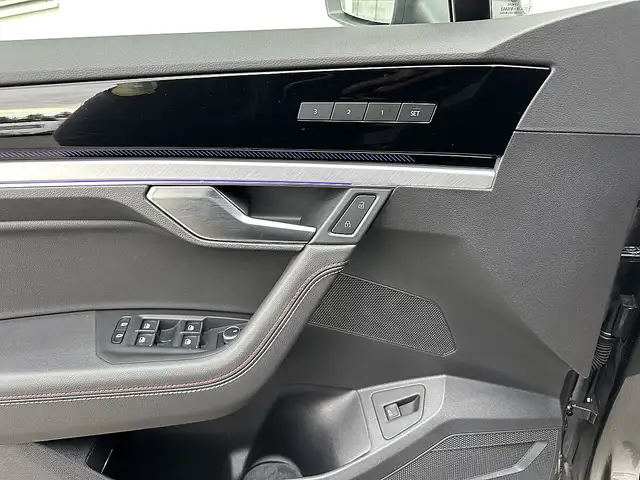 Volkswagen Touareg 4Motion V6 TDI SCR Elegance *Edition 20 * R-LIN... Ansicht 32