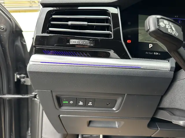 Volkswagen Touareg 4Motion V6 TDI SCR Elegance *Edition 20 * R-LIN... Ansicht 34