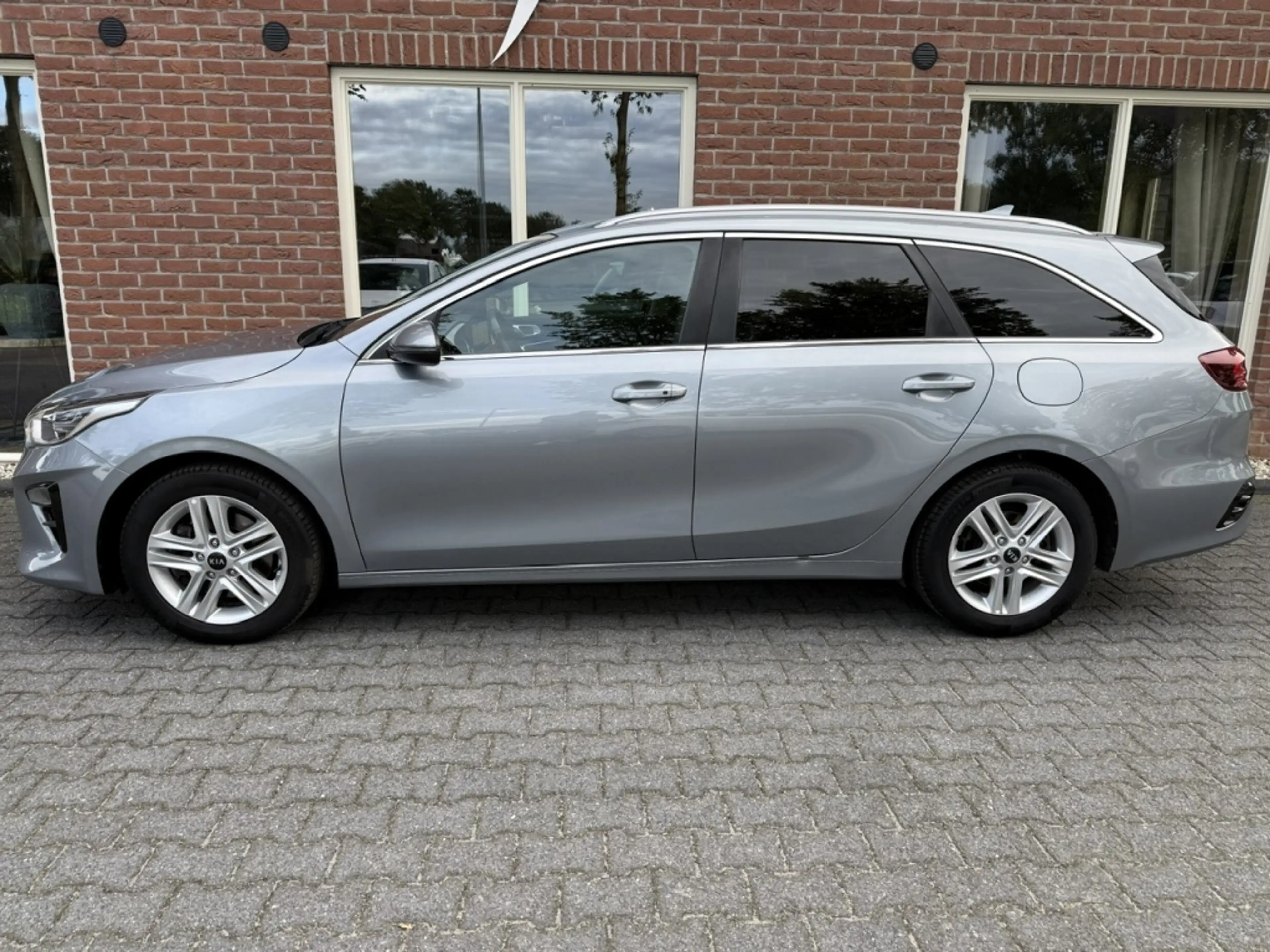 Kia Ceed SW / cee'd SW Sportswagon 1.0 T-GDi Dyn.PlusL. STOEL&STUUR VERW. — photo 2