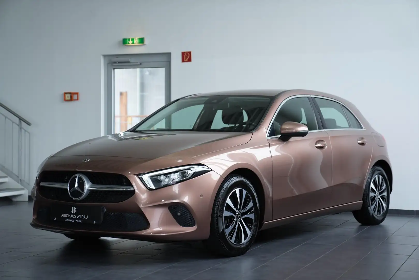 Mercedes-Benz A 200 A 200 *JUNGE-STERNE*AUT*NAV*ROSE*LED* Gold - 2