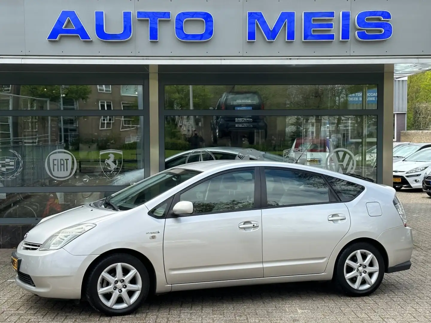 Toyota Prius 1.5 VVT-I Climate & Cruise Control Gris - 1