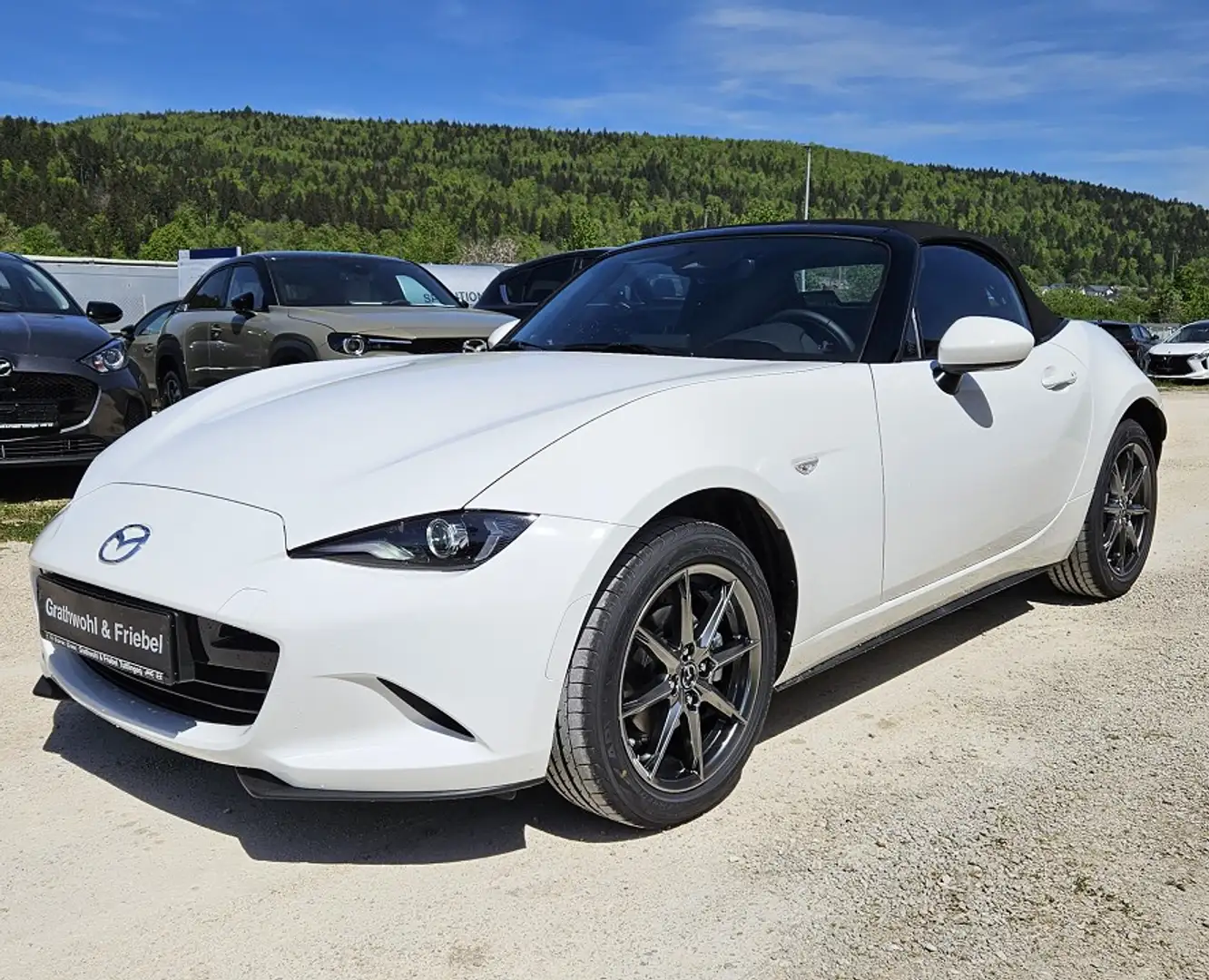 Mazda MX-5 1.5 Skyactiv-G132 Exclusive*Matrix-LED*Navi*BOSE Bílá - 2