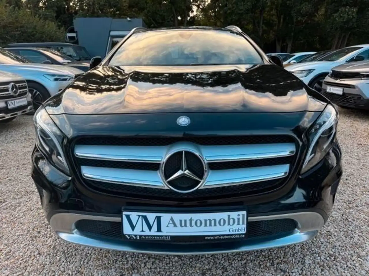 Mercedes-Benz GLA 220 d 4MATIC DCT AHK*Tempo*SitzHz.*1.Hand Schwarz - 2