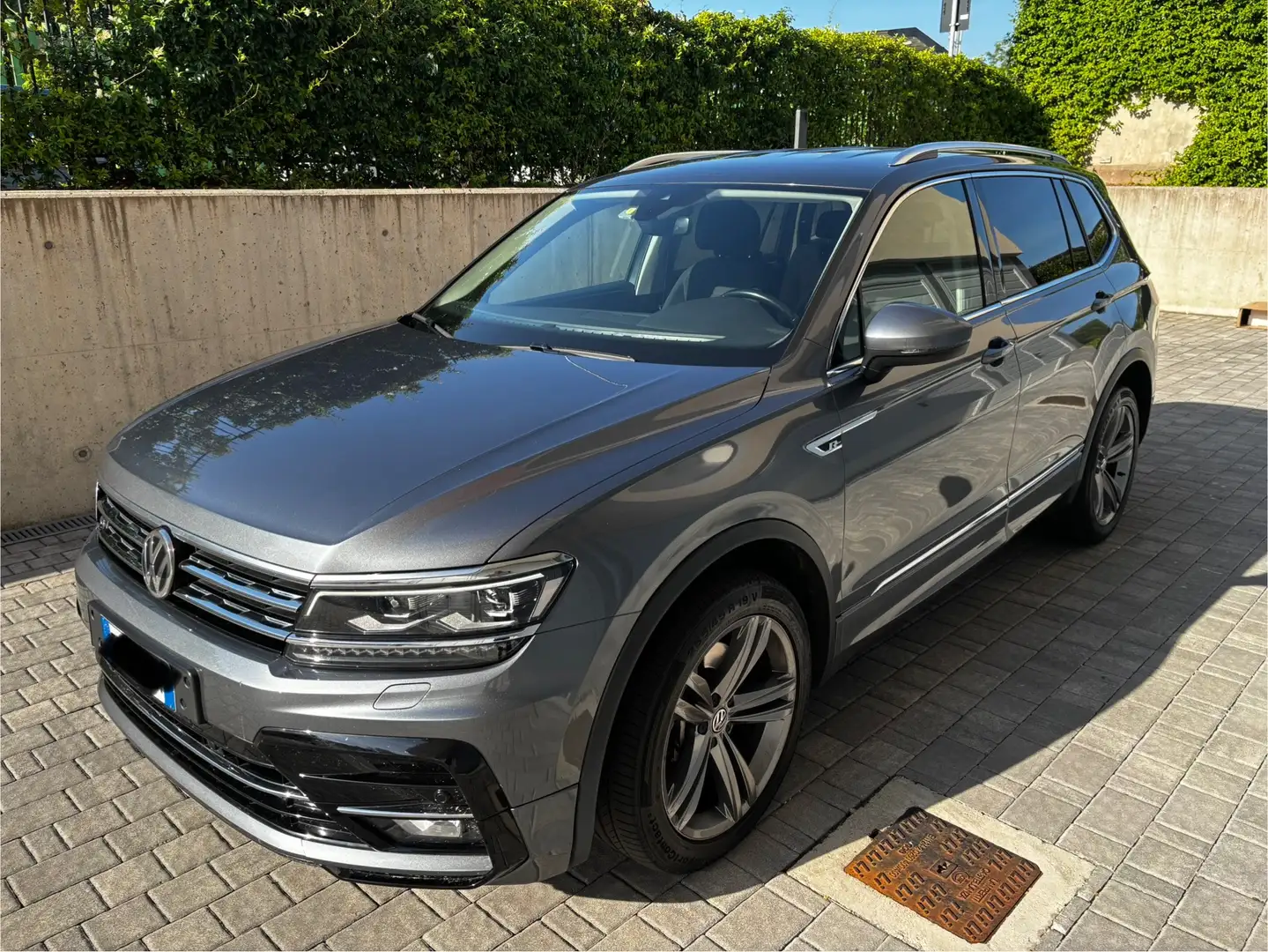 Volkswagen Tiguan Allspace advanced R-LINE 4 motion 190 CV 7p. Grigio - 2