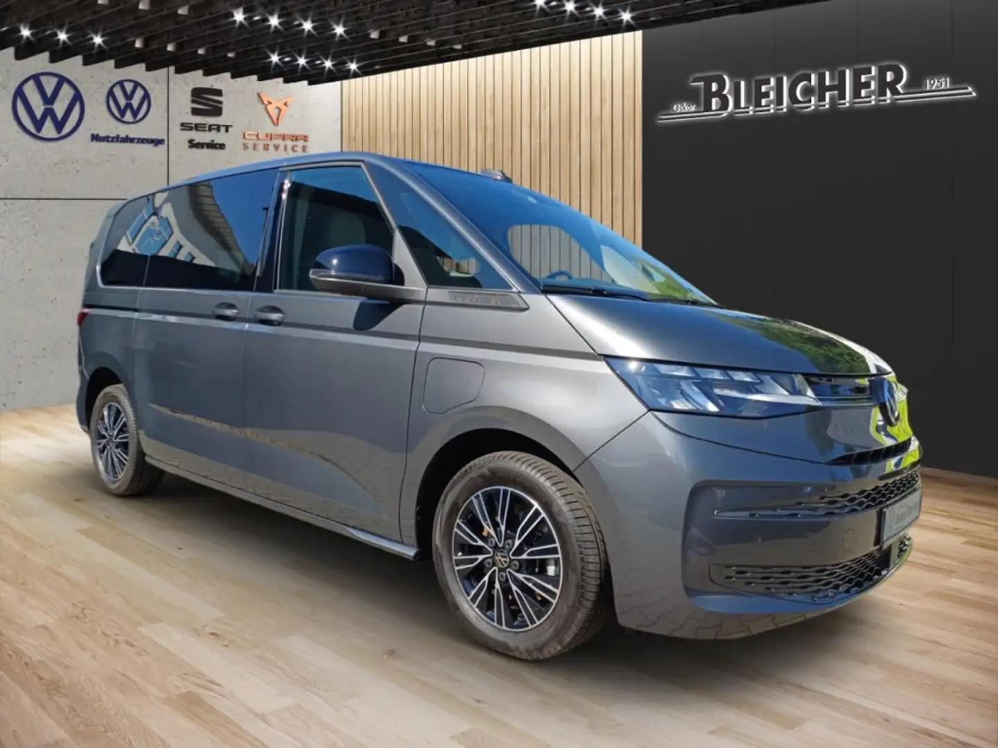 Volkswagen T7 Multivan 1.4 TSI eHybrid ''Life'' ankl. AHK Grijs - 2