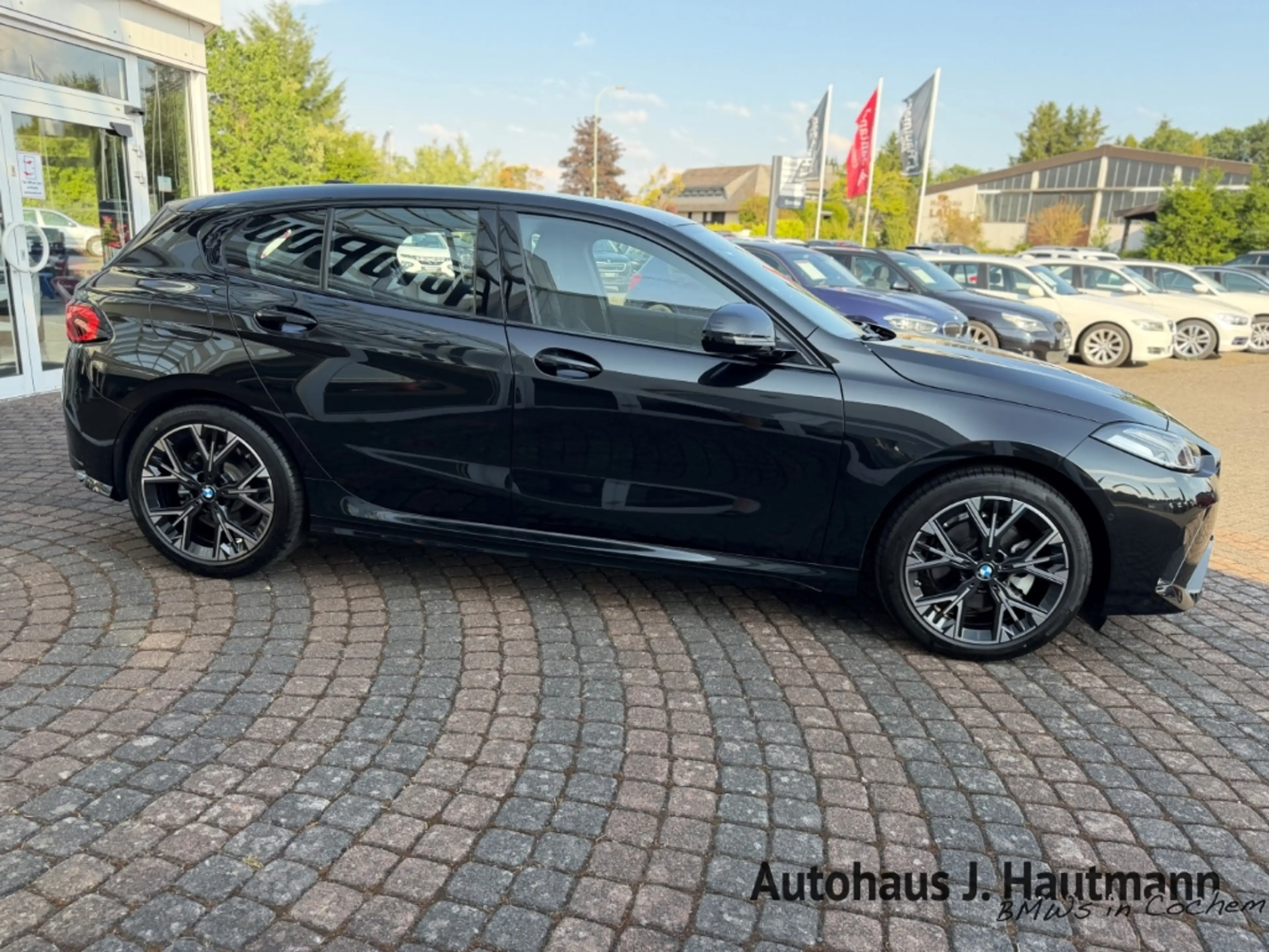 BMW 120 i M SPORT *ACC*RFK*LM18''*NAVI*SHZ* — photo 9