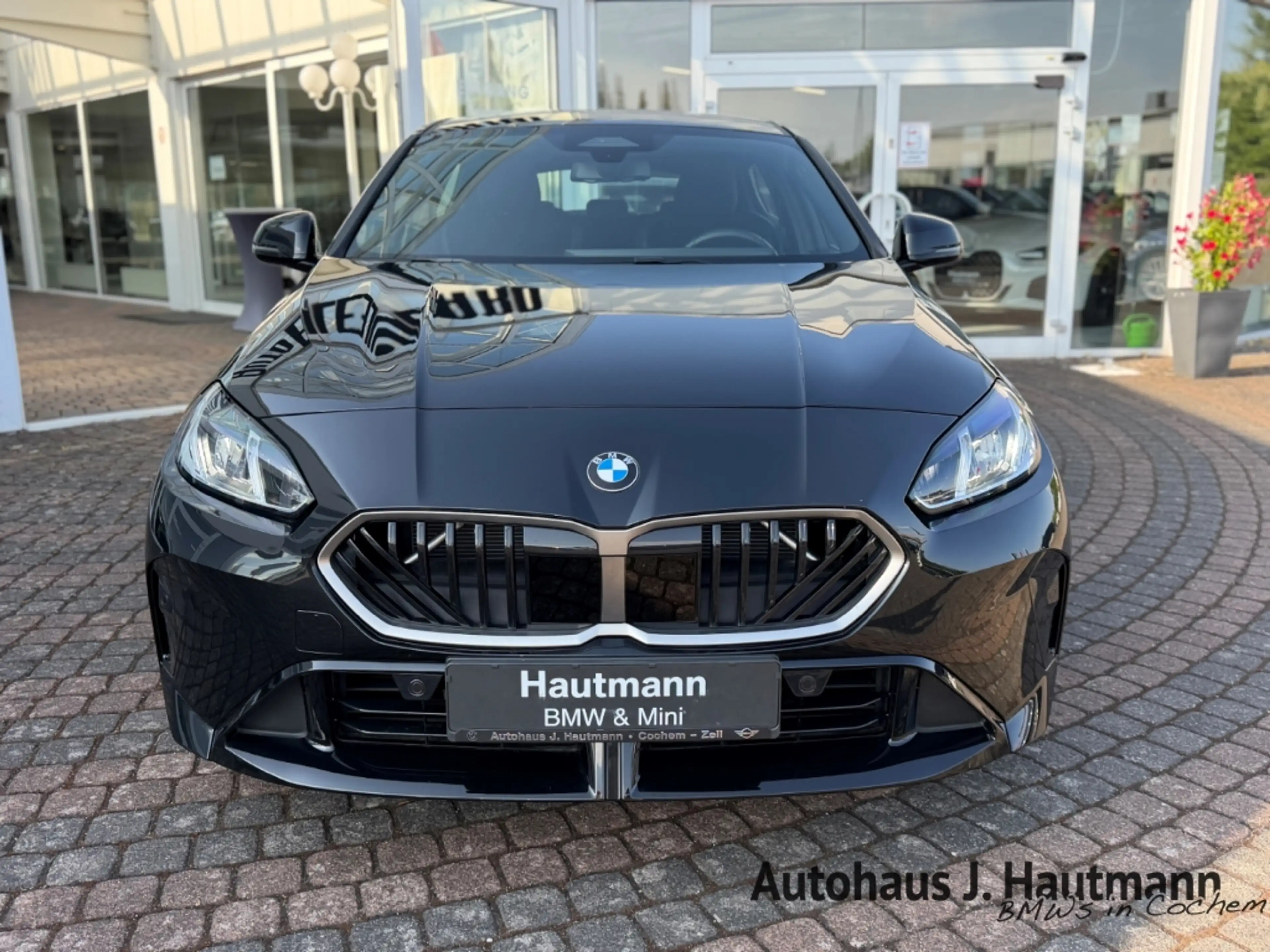 BMW 120 i M SPORT *ACC*RFK*LM18''*NAVI*SHZ* — photo 2