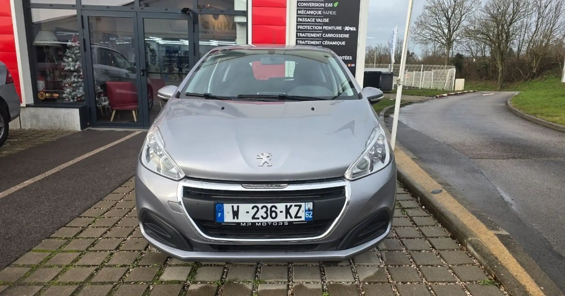 Peugeot 208 1.6HDI 100CV 07-2019 Gris - 2
