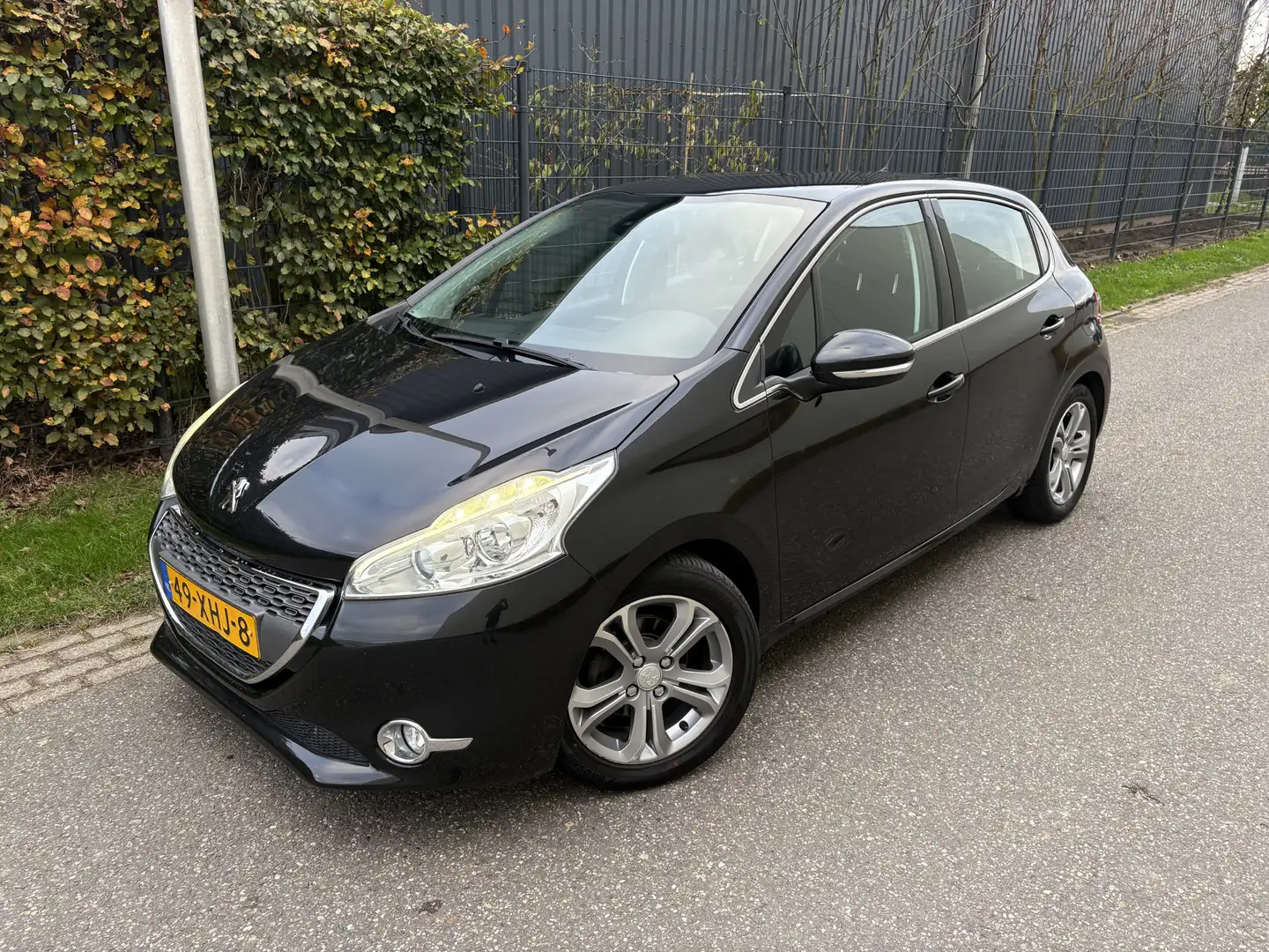 Peugeot 208 1.4 VTi Allure / 5-DEURS / AIRCO ECC / 84dkm! NAP! Zwart - 2