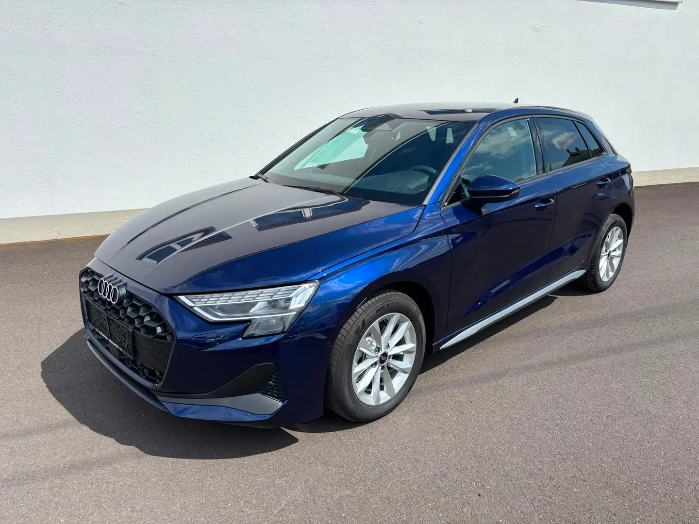 Audi A3 30 TFSI Blau - 1