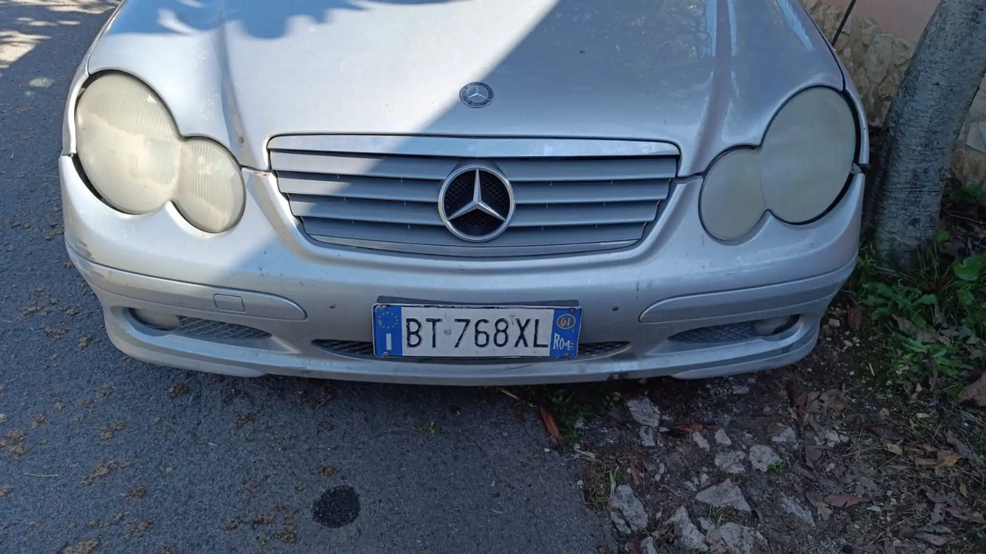 Mercedes-Benz 180 Sport coupé srebrna - 2