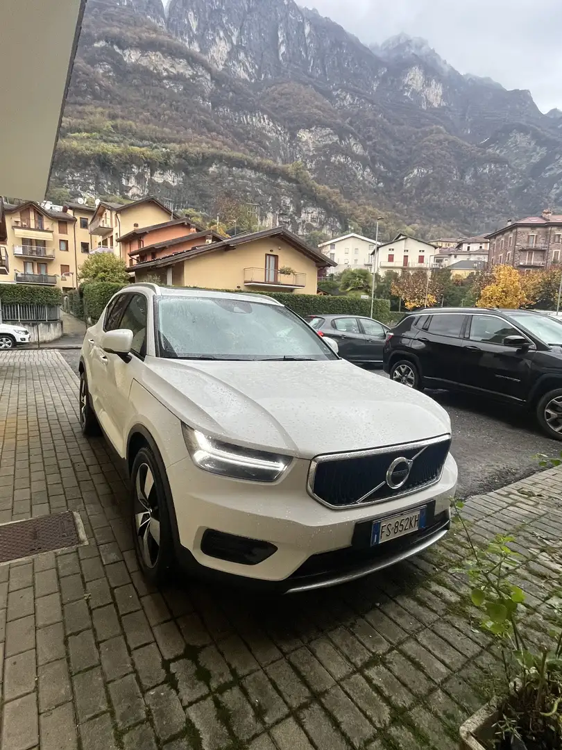 Volvo XC40 - 1