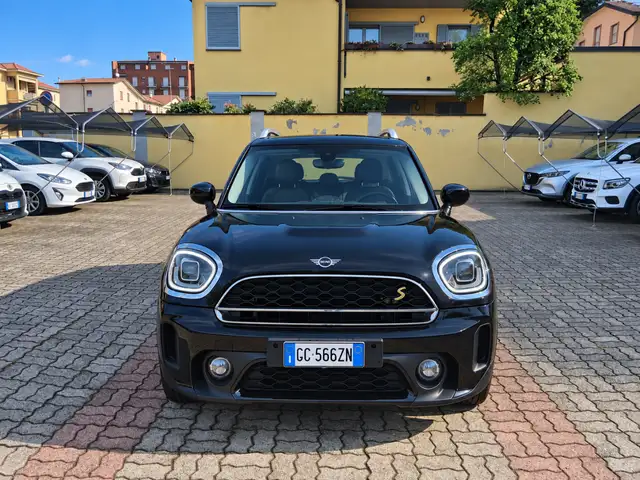 Mini Countryman view 2