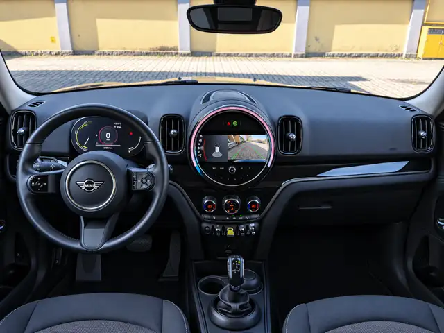 Mini Countryman view 9