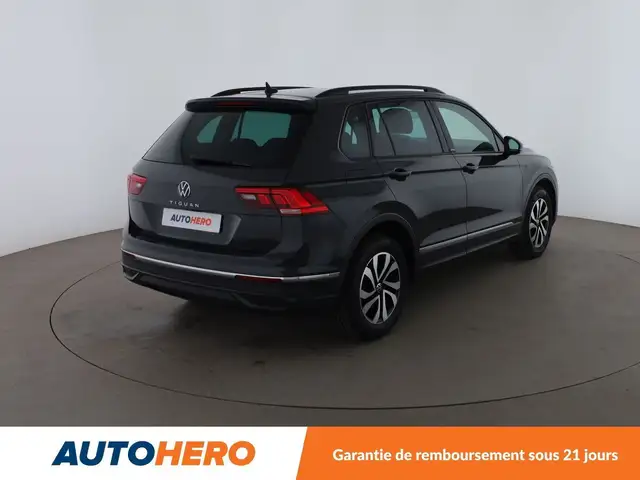 Volkswagen Tiguan view 6